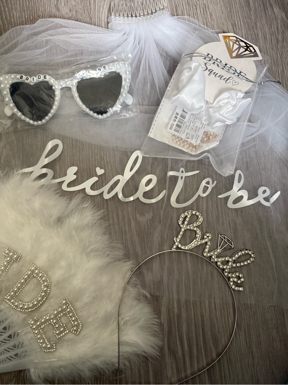 Bride To Be Pearl & Rhinestone Bridal Accessory Set - White